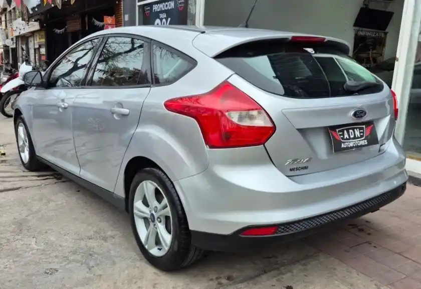 Ford Focus  2014 - foto 2