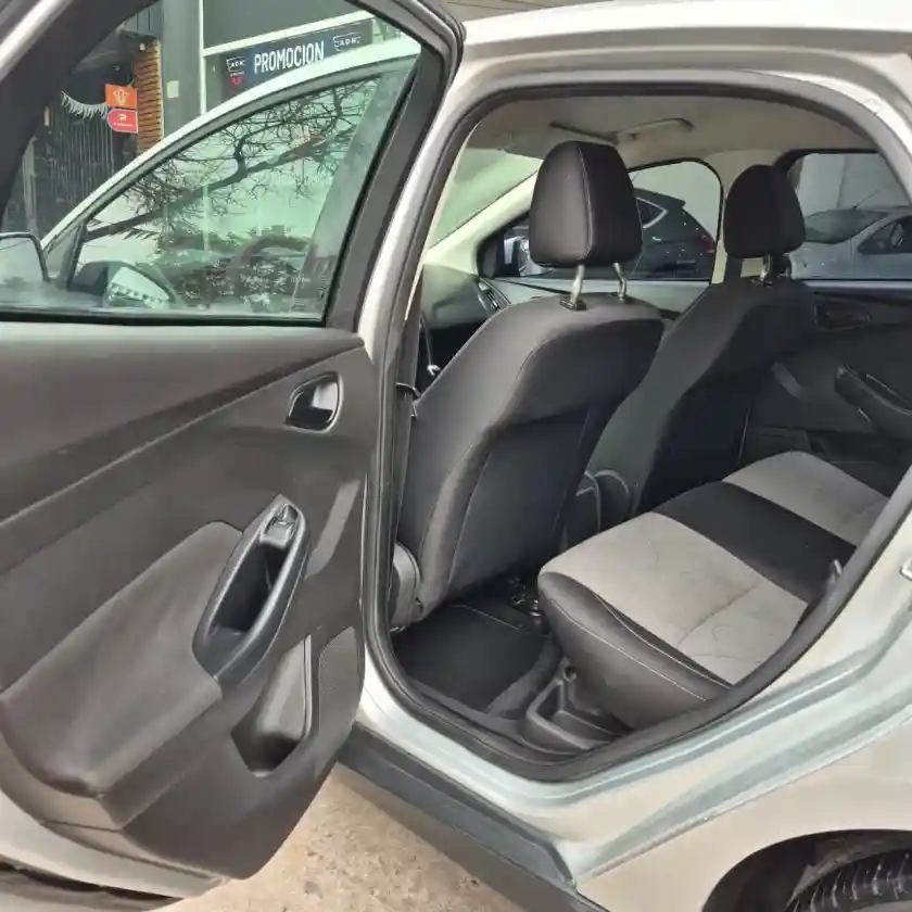 Ford Focus  2014 - foto 5