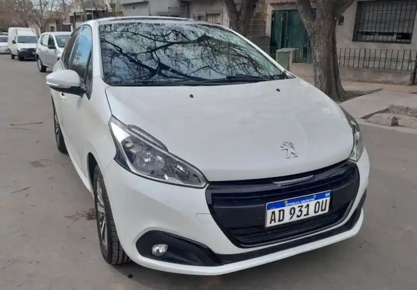 Peugeot 208  2019 - foto 1
