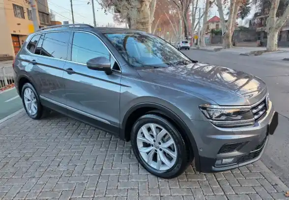 Volkswagen Tiguan  2018 - foto 1