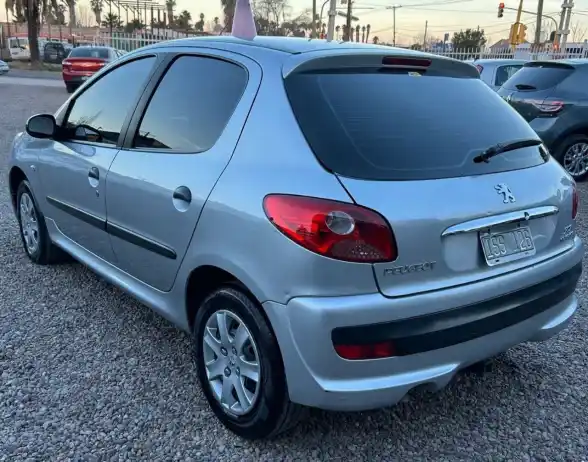 Peugeot 207  2010 - foto 4