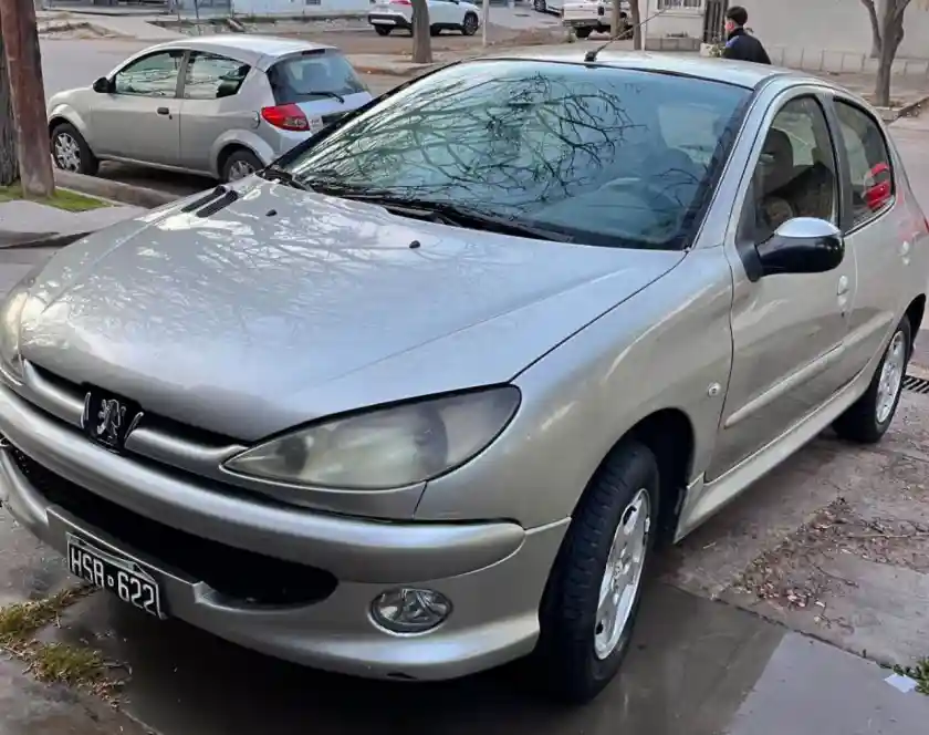 Peugeot 206 2008 - foto 1