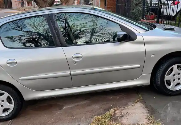 Peugeot 206  2008 - foto 2