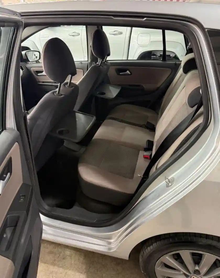 Volkswagen Suran  2011 - foto 5