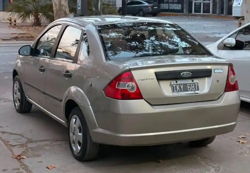 Ford Fiesta  2009 - foto 4