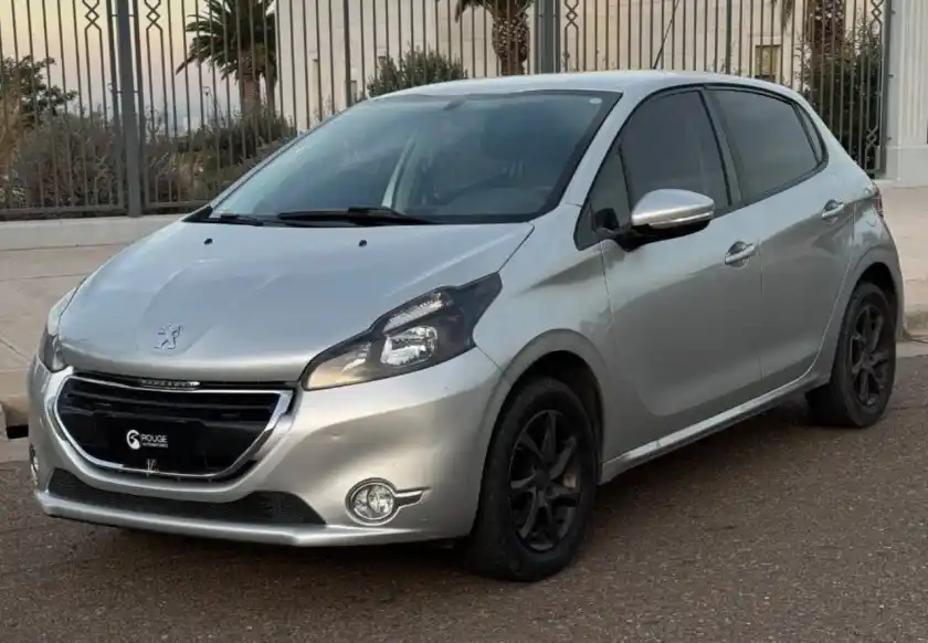 Peugeot 208  2016 - foto 1