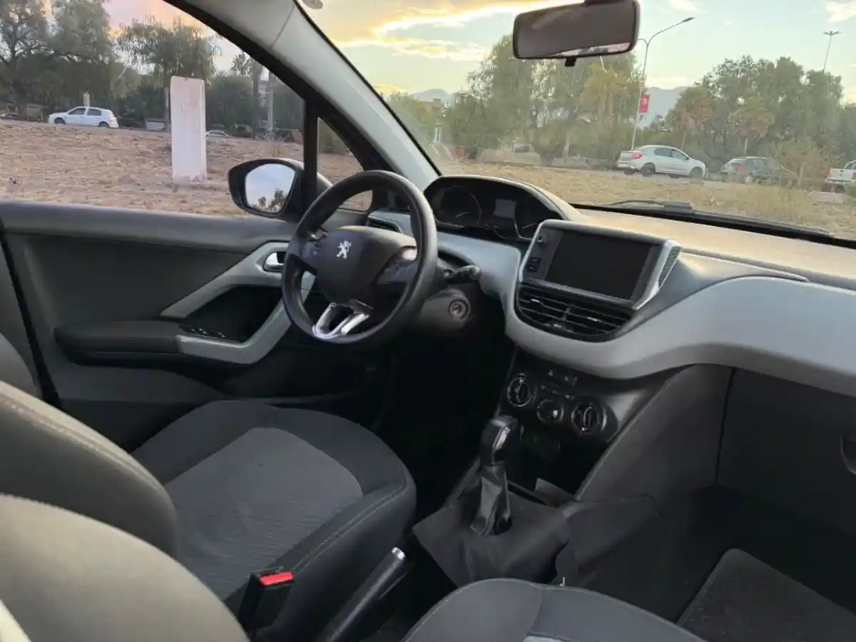 Peugeot 208  2016 - foto 4