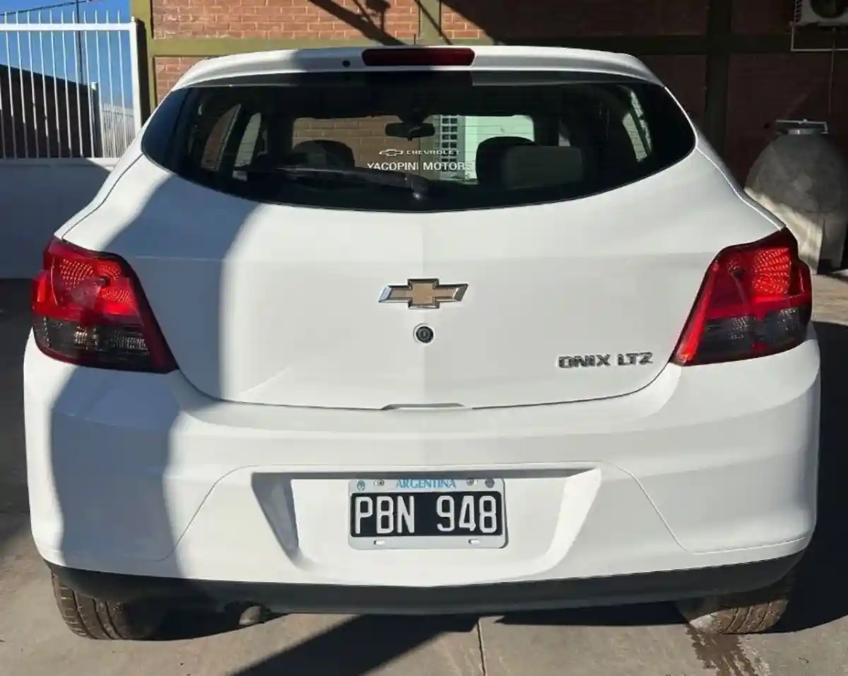 Chevrolet Onix  2015 - foto 4