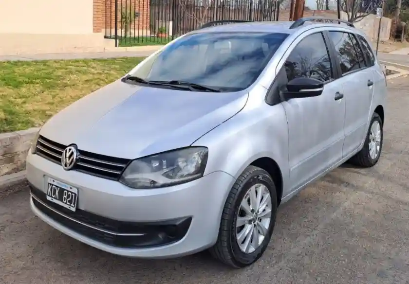 Volkswagen Suran  2011 - foto 1