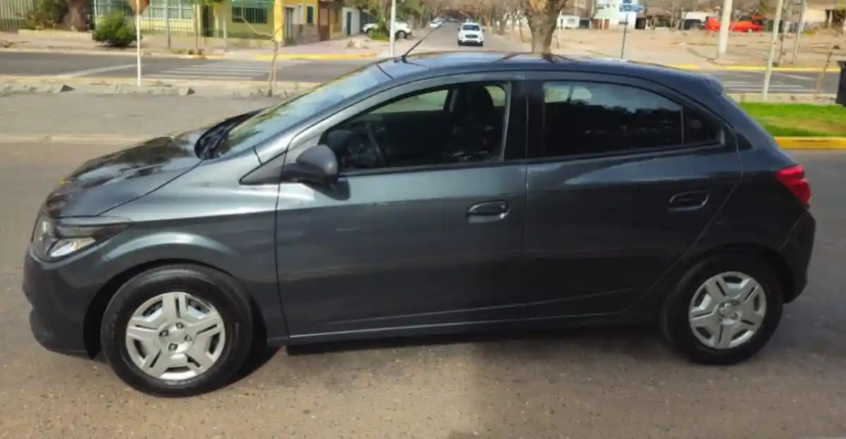 Chevrolet Onix  2016 - foto 2