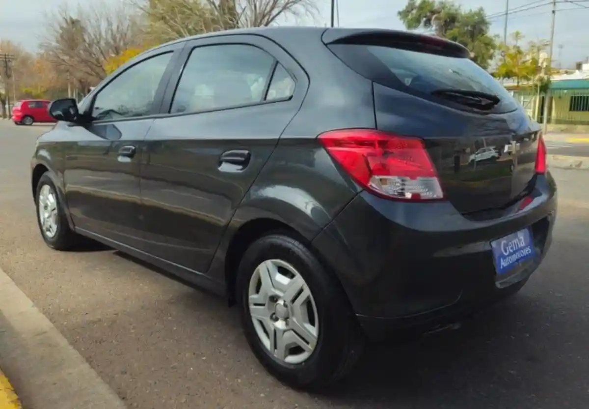 Chevrolet Onix  2016 - foto 3
