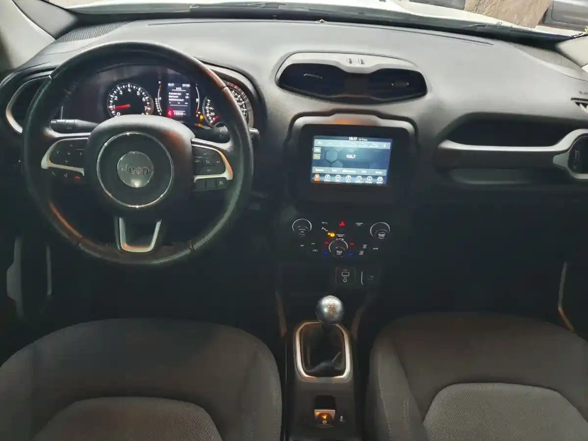 Jeep Renegade  2022 - foto 5