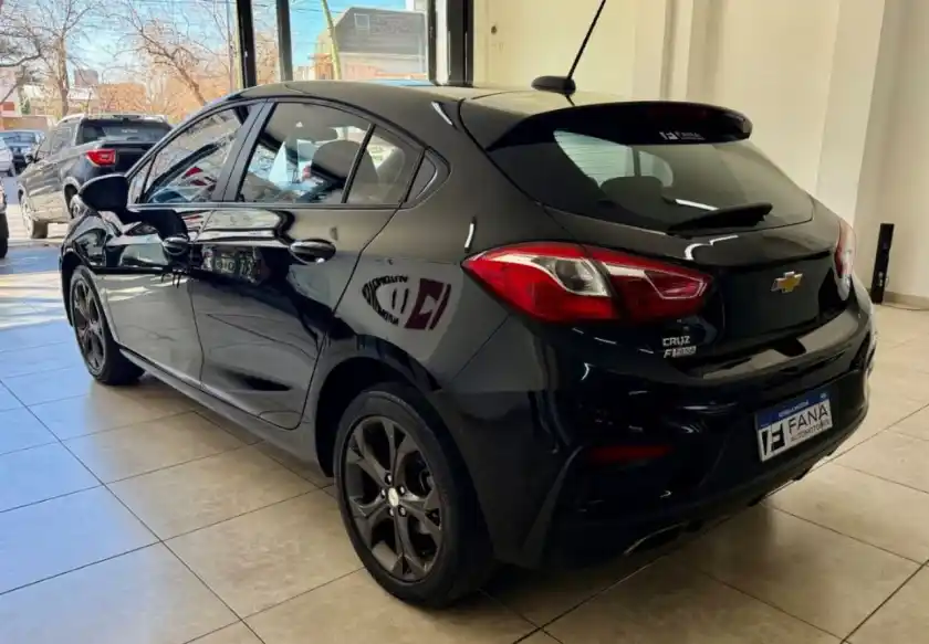 Chevrolet Cruze  2022 - foto 3