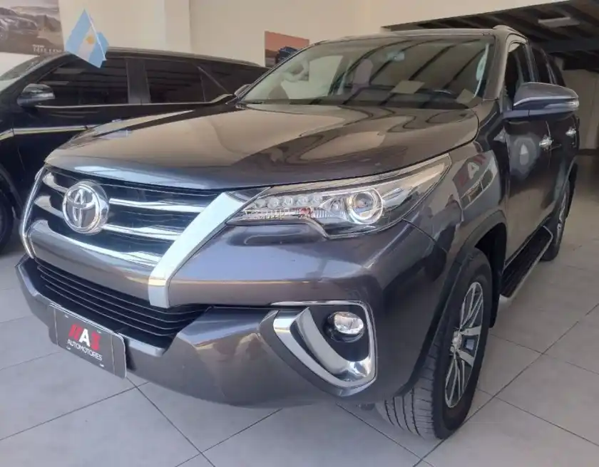 Toyota Hilux SW4 2020 - foto 1