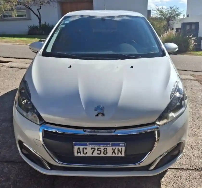 Peugeot 208  2018 - foto 2
