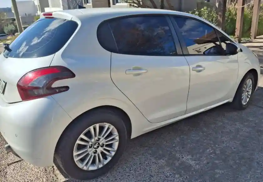 Peugeot 208  2018 - foto 4