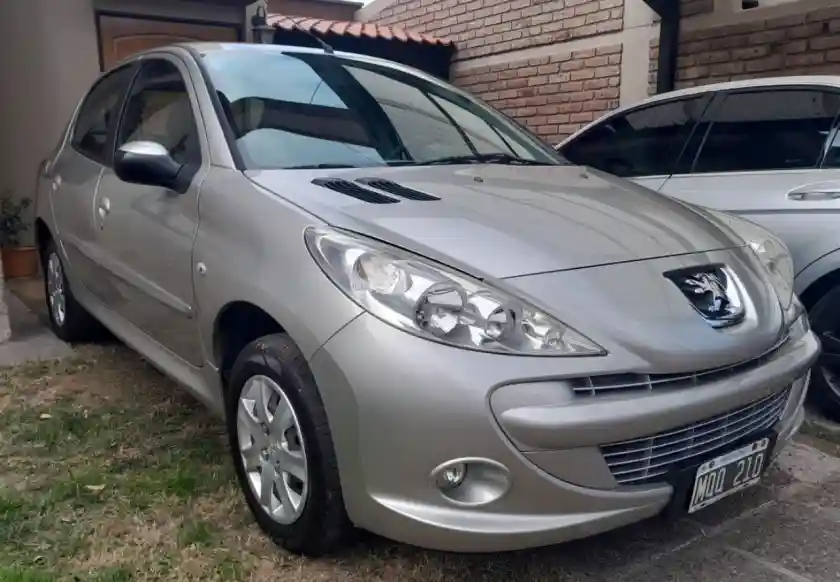 Peugeot 207  2013 - foto 2