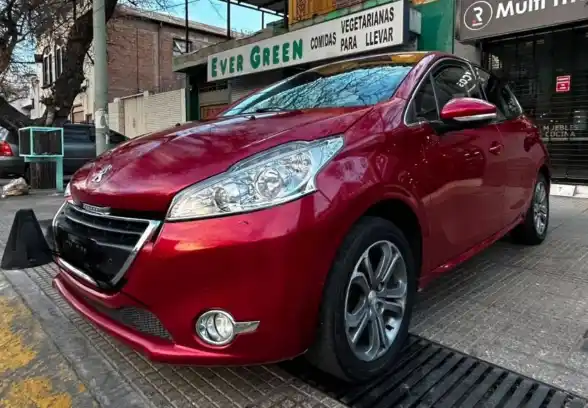 Peugeot 208 2013 - foto 1