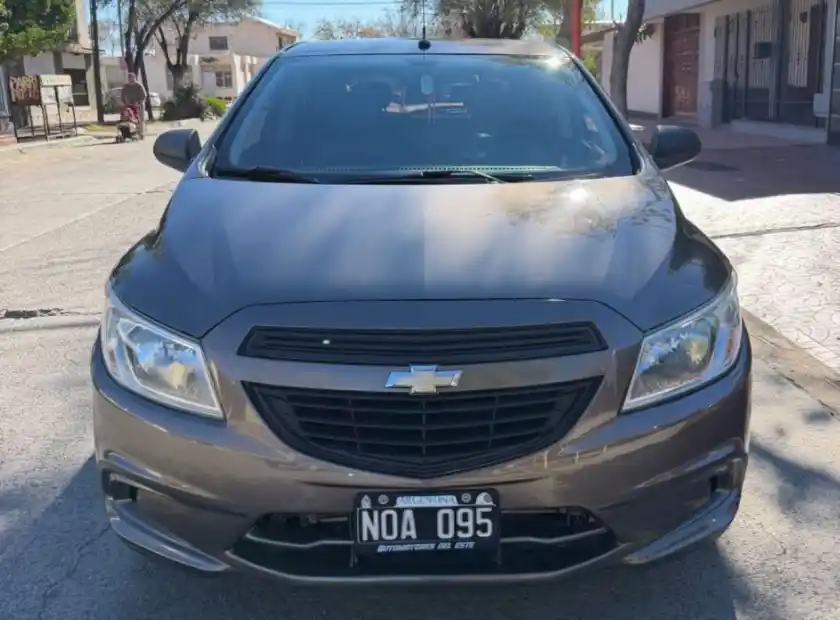 Chevrolet Onix  2014 - foto 2