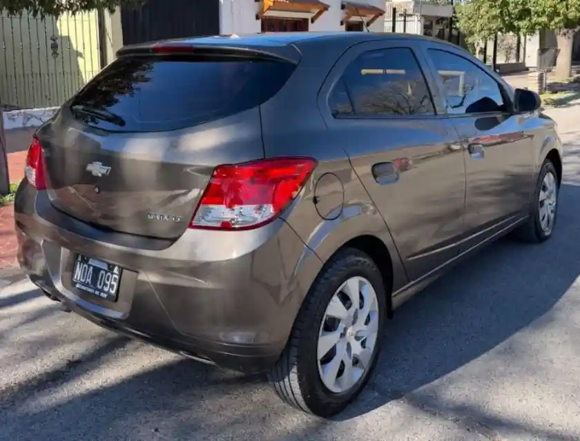 Chevrolet Onix  2014 - foto 5