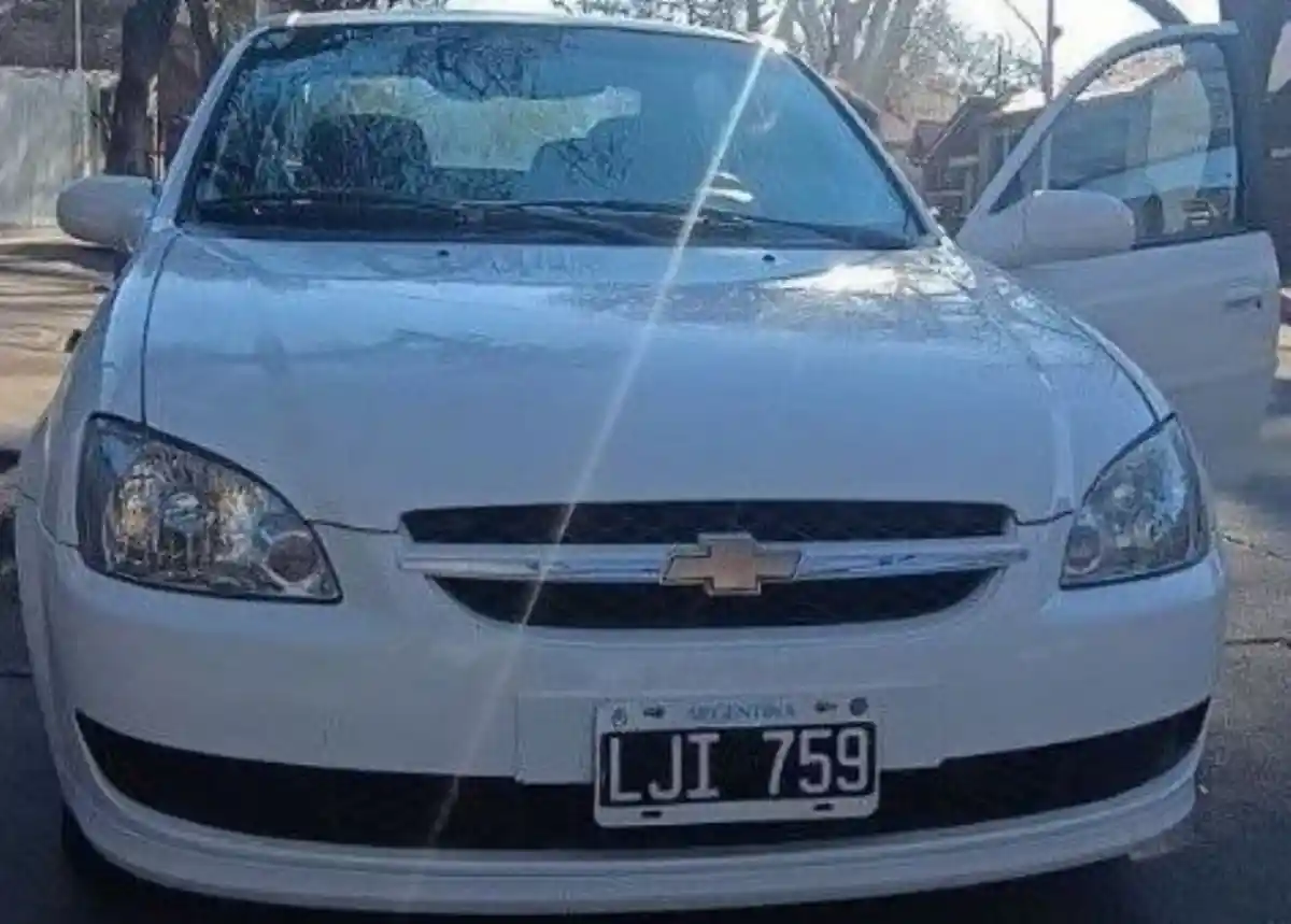 Chevrolet Classic 2012 - foto 1