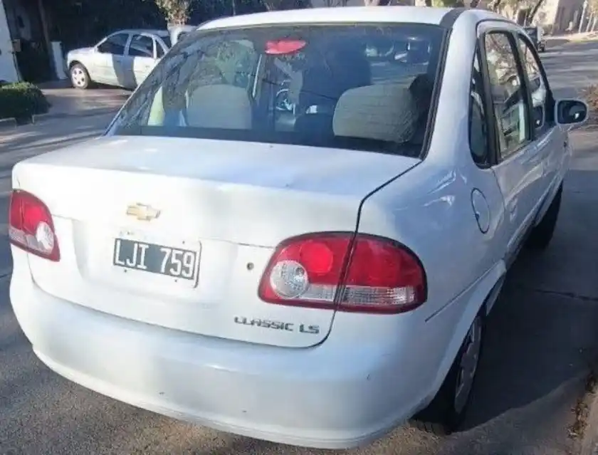 Chevrolet Classic  2012 - foto 3