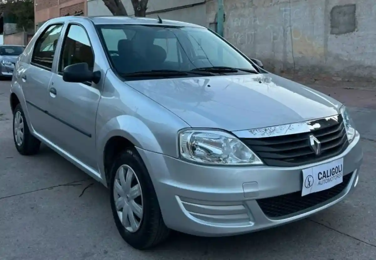 Renault Logan  2012 - foto 3