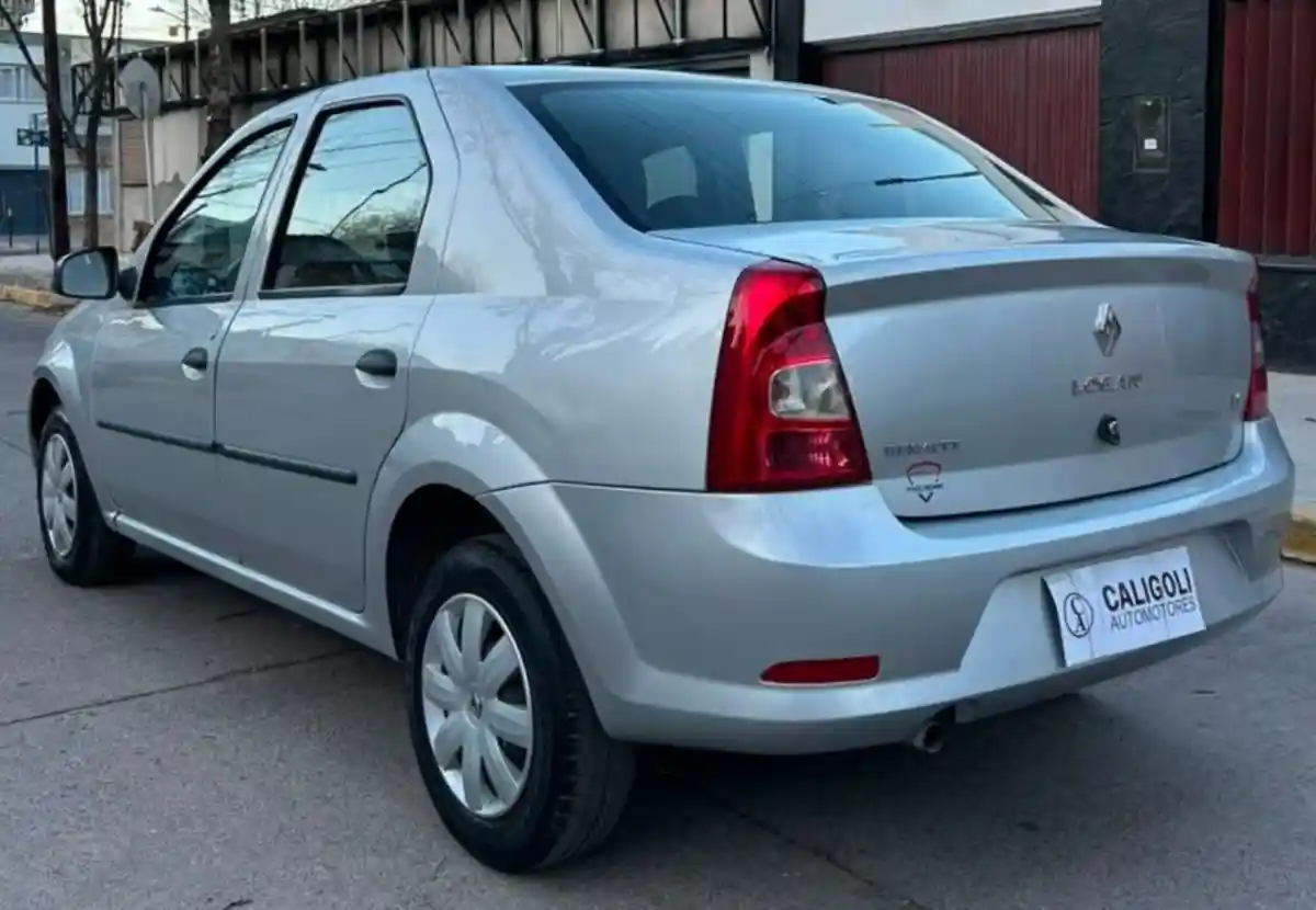 Renault Logan  2012 - foto 4