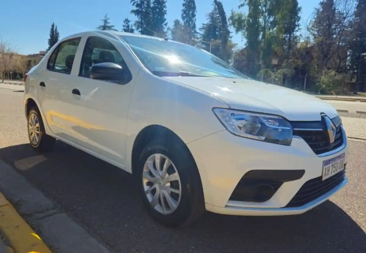 Renault Logan  2025 - foto 2