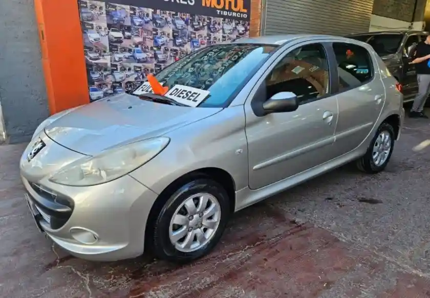 Peugeot 207  2010 - foto 1