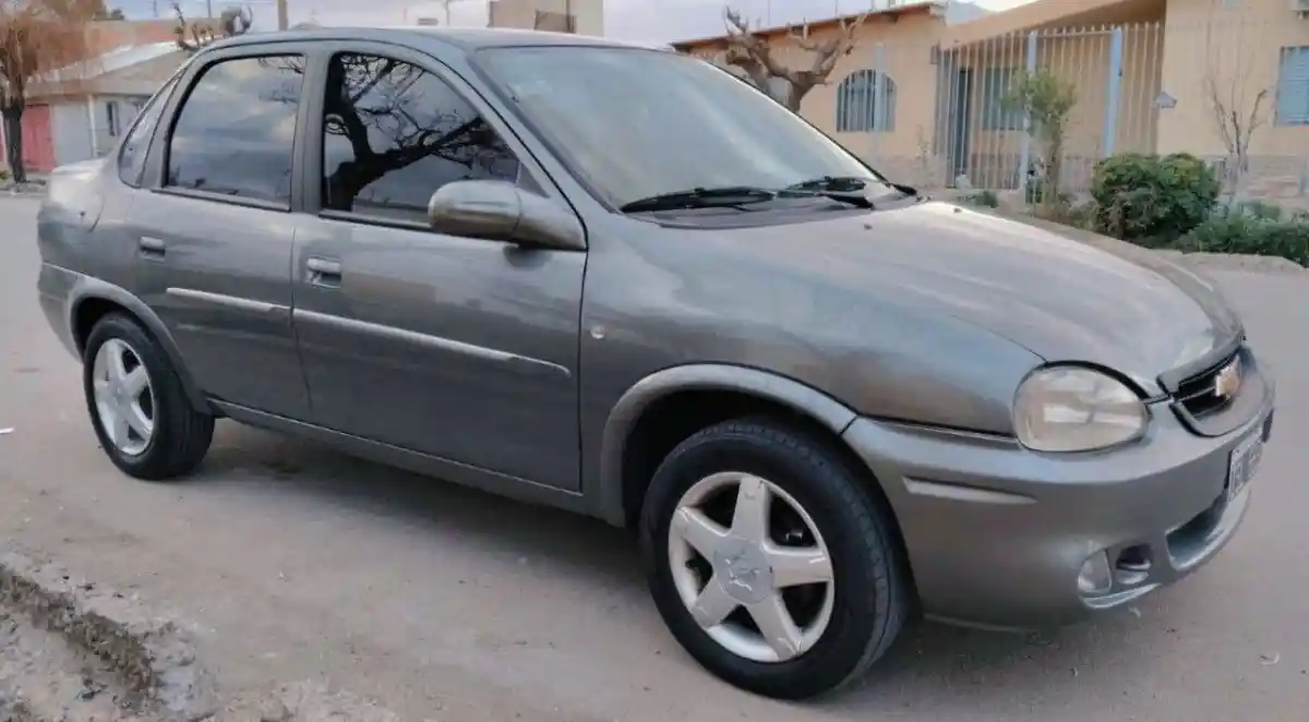 Chevrolet Corsa  2010 - foto 3