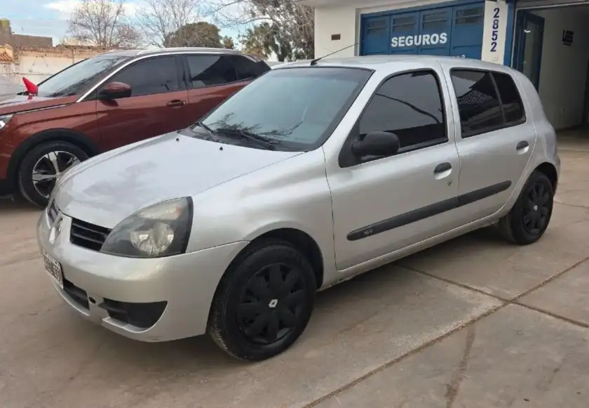 Renault Clio  2012 - foto 1