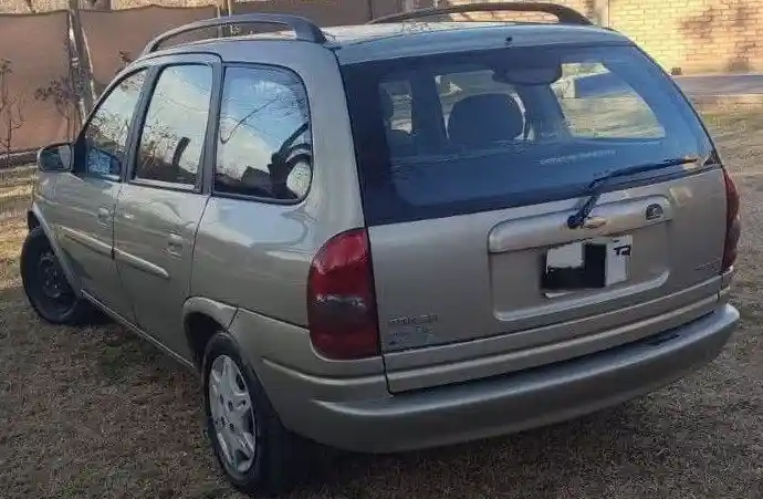 Chevrolet Corsa  2008 - foto 2
