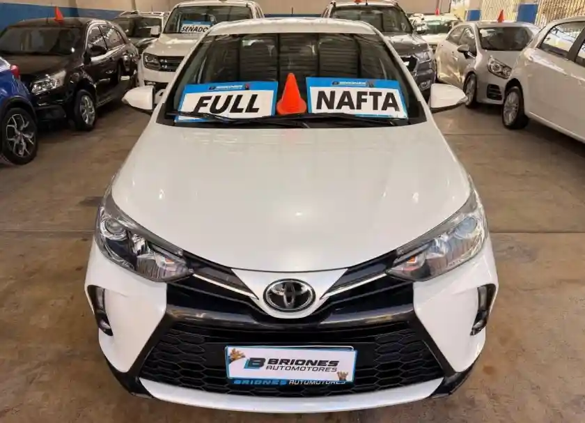 Toyota Yaris  2022 - foto 2