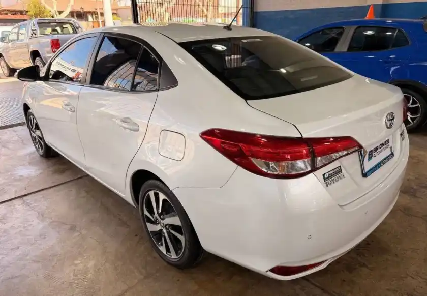 Toyota Yaris  2022 - foto 4