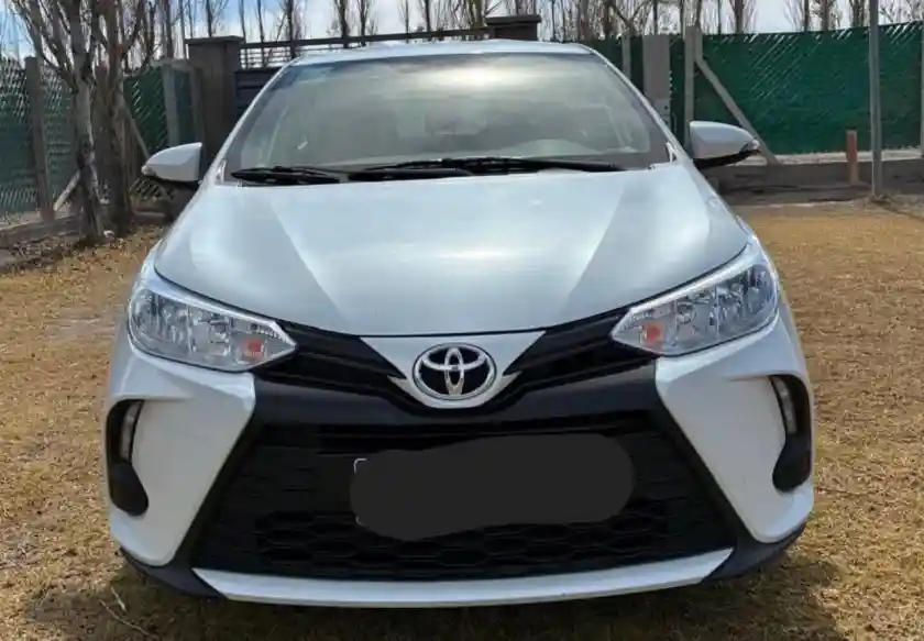 Toyota Yaris 2025 - foto 1