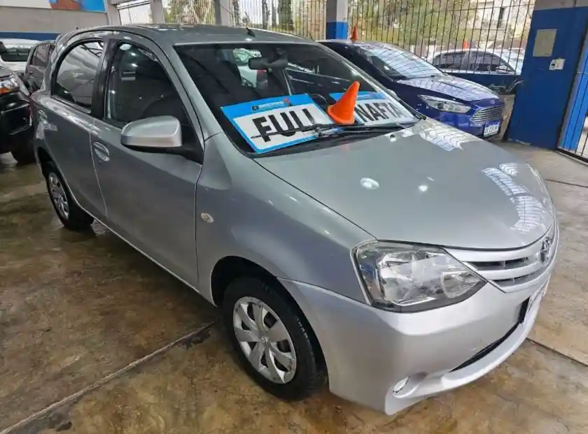 Toyota Etios  2015 - foto 3