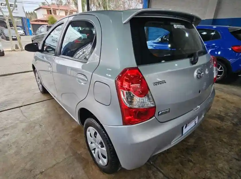 Toyota Etios  2015 - foto 4