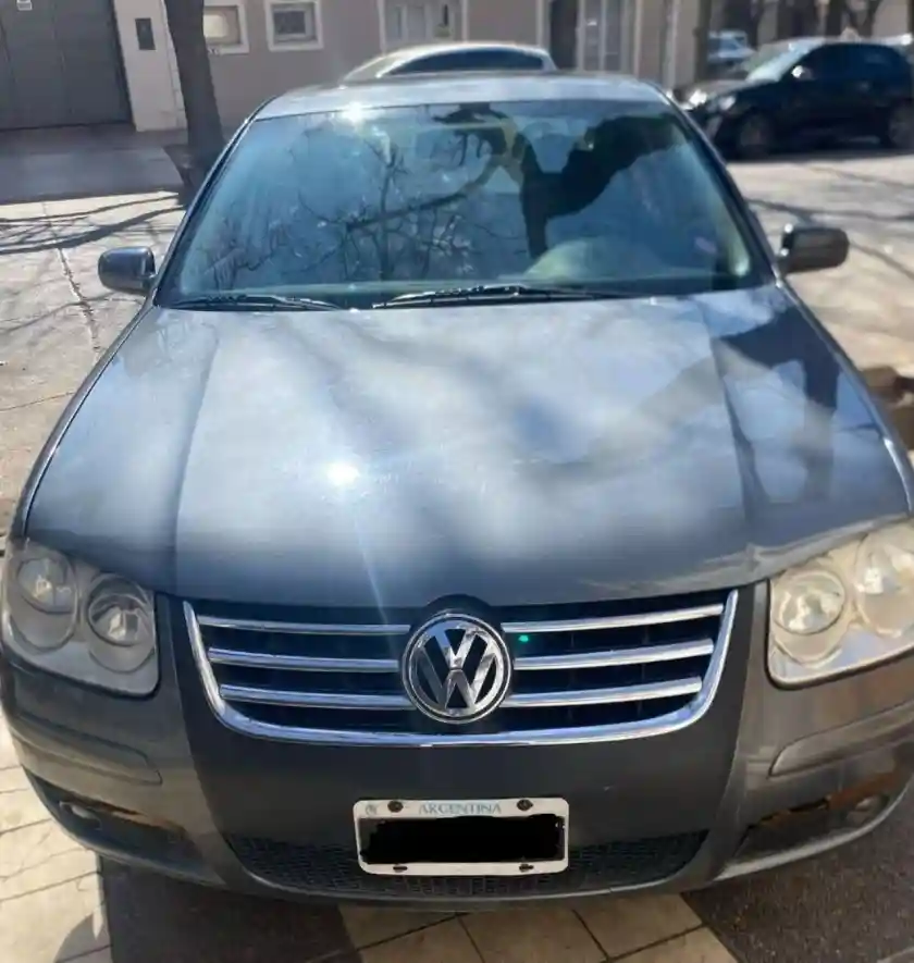 Volkswagen Bora  2011 - foto 1
