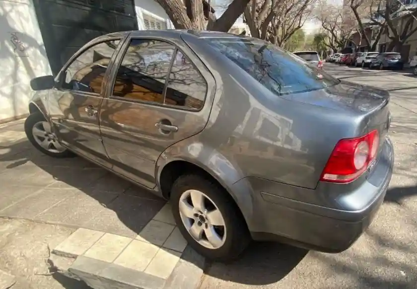 Volkswagen Bora  2011 - foto 3