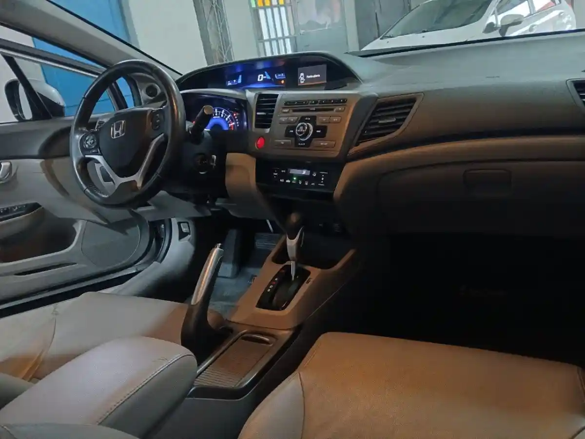 Honda Civic  2014 - foto 4
