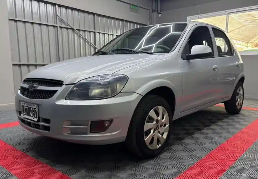 Chevrolet Celta  2012 - foto 1