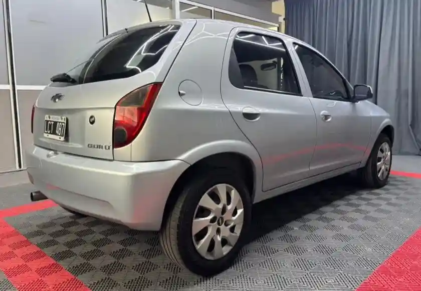 Chevrolet Celta  2012 - foto 4