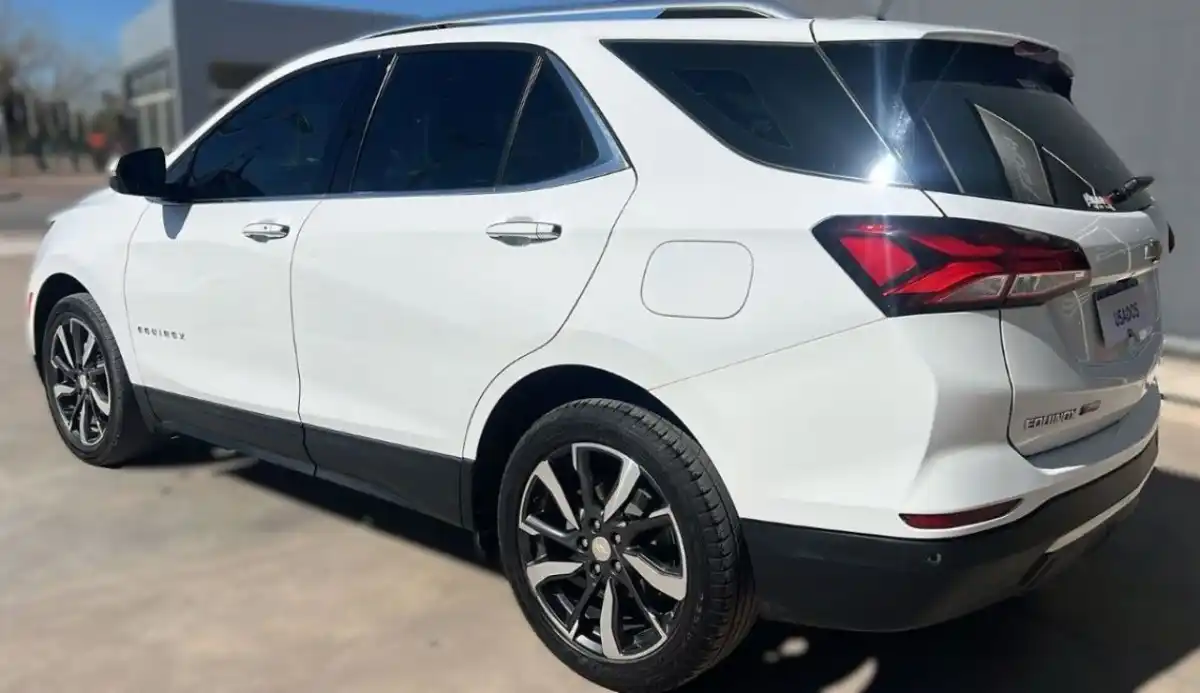Chevrolet Equinox  2023 - foto 3