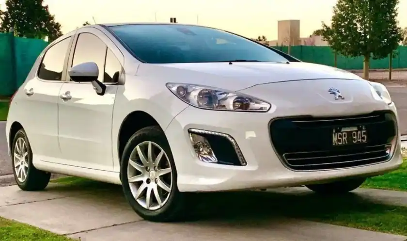 Peugeot 308 2013 - foto 1