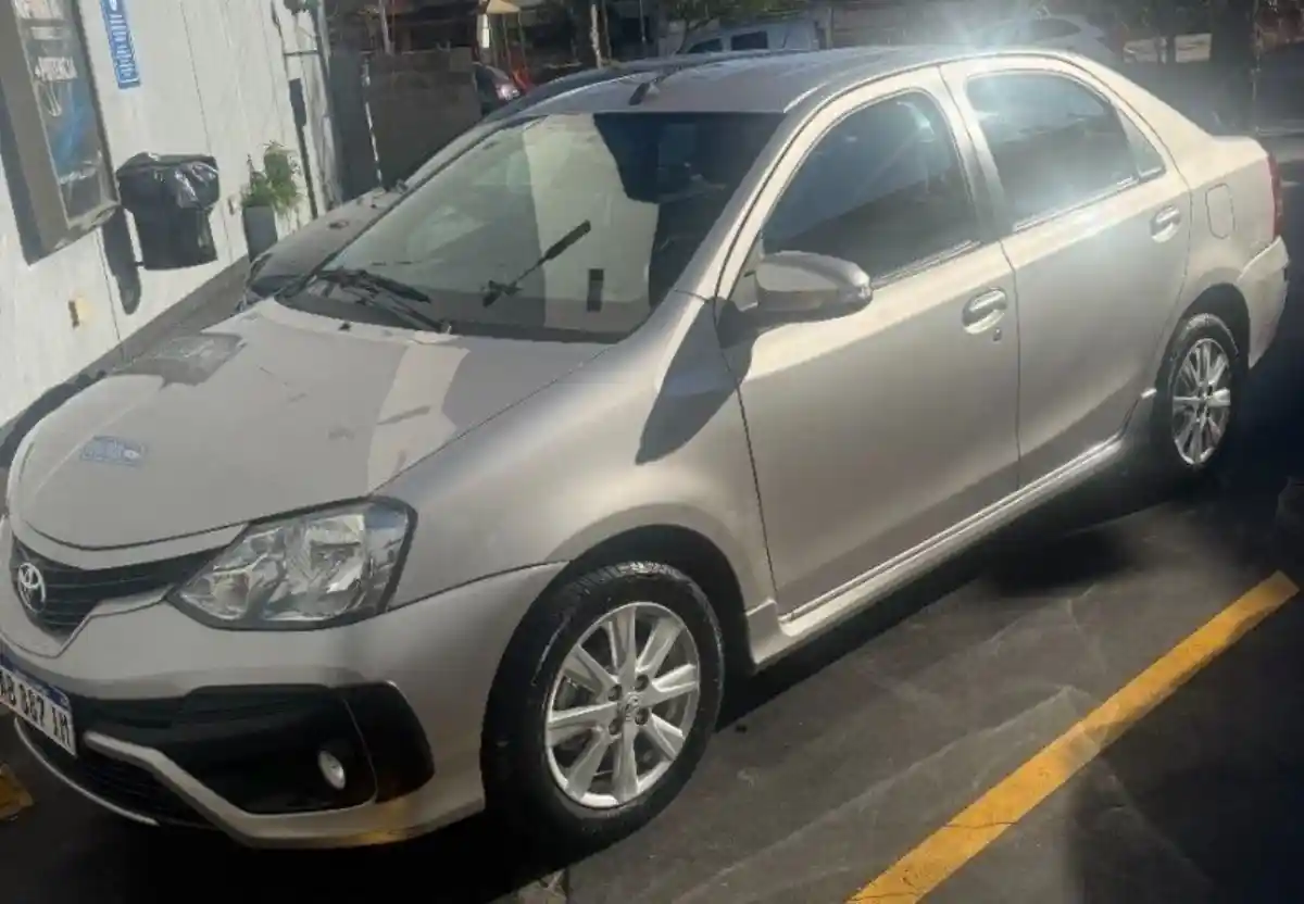 Toyota Etios 2017 - foto 1