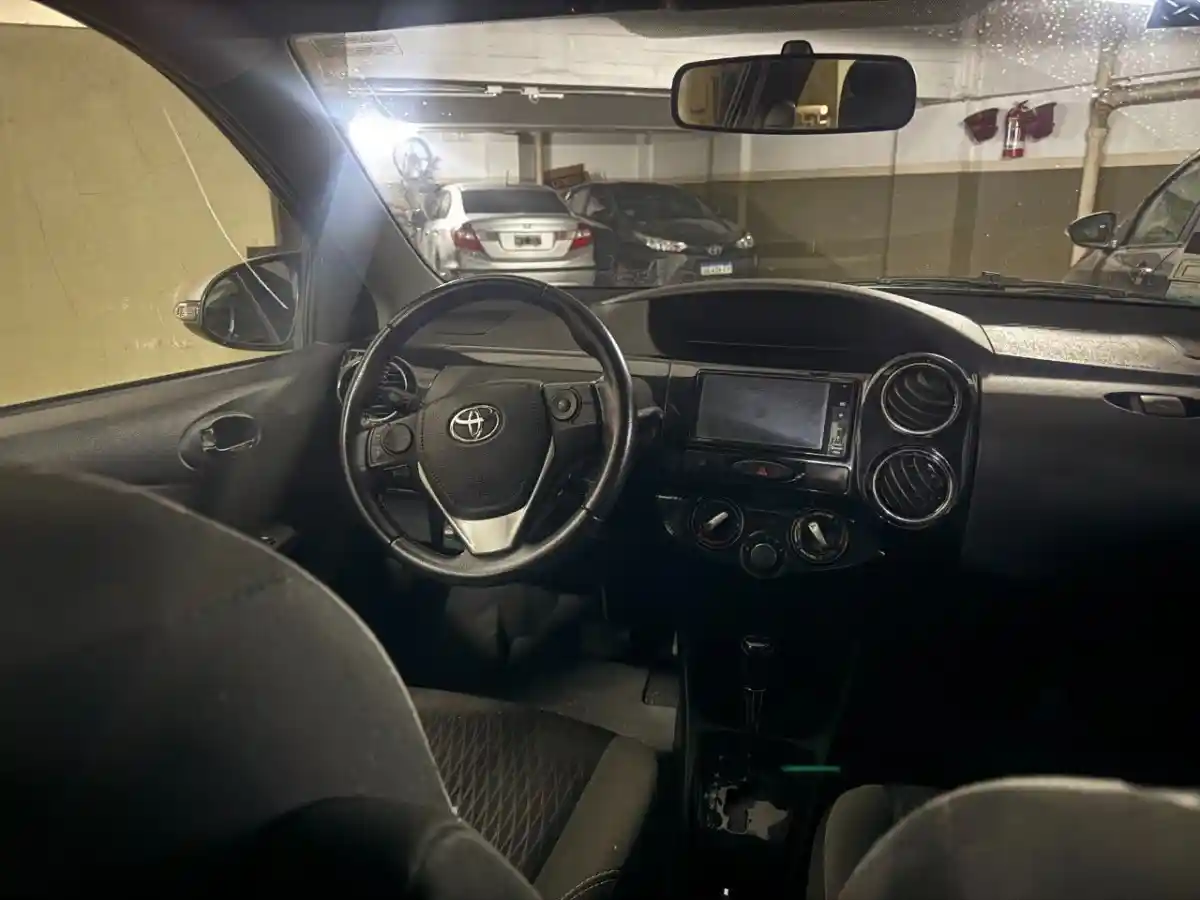 Toyota Etios  2017 - foto 4
