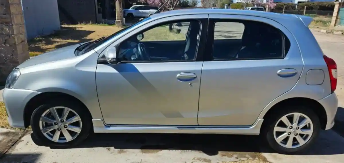 Toyota Etios  2017 - foto 2