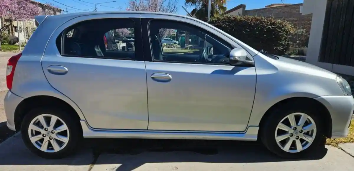 Toyota Etios  2017 - foto 4
