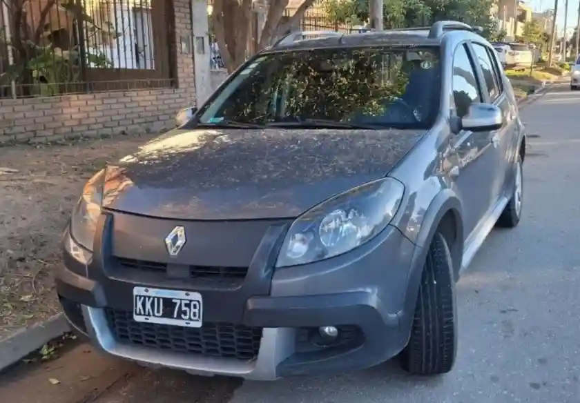 Renault Sandero  2011 - foto 1